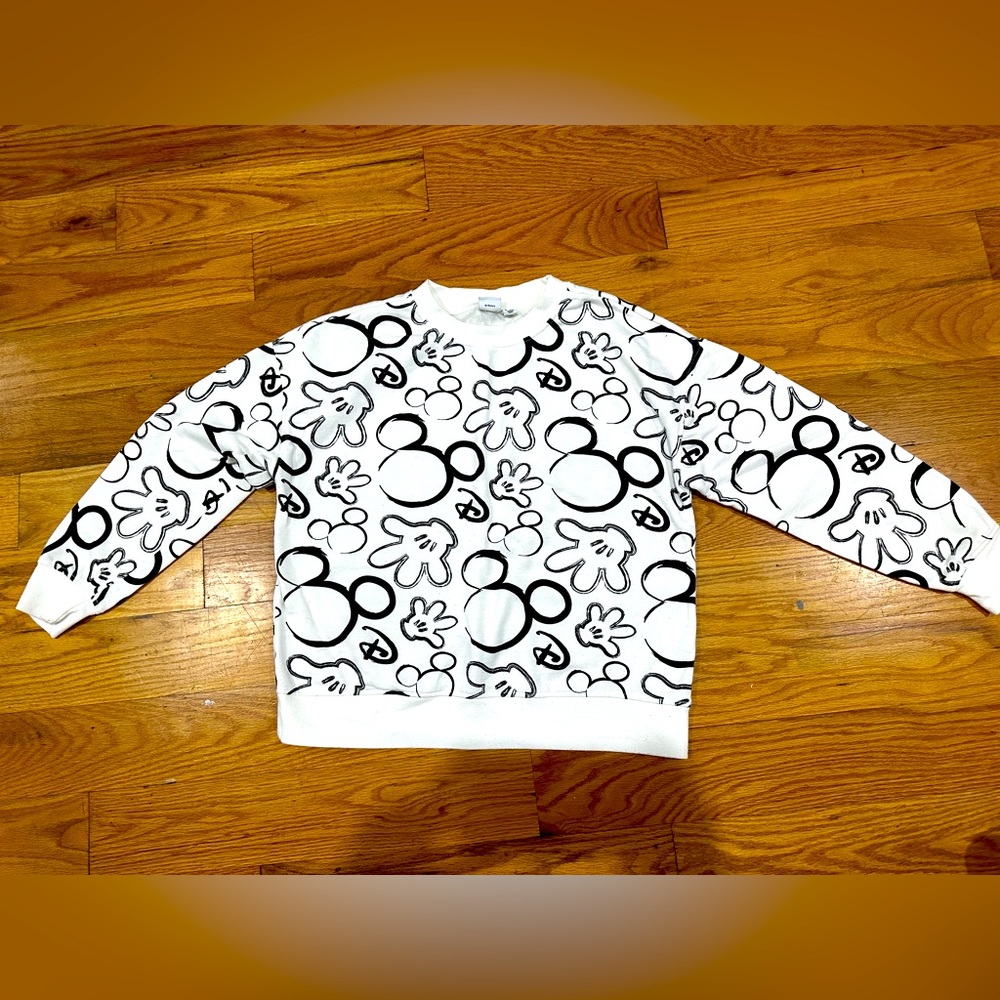 Cute “Mickey mouse” sweatshirt